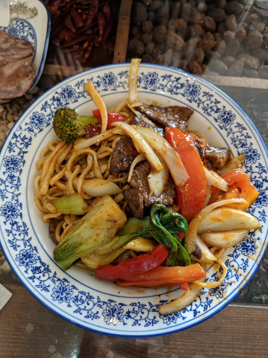 beef noodles 牛肉炒面, Calan Beef Noodle(Halal)